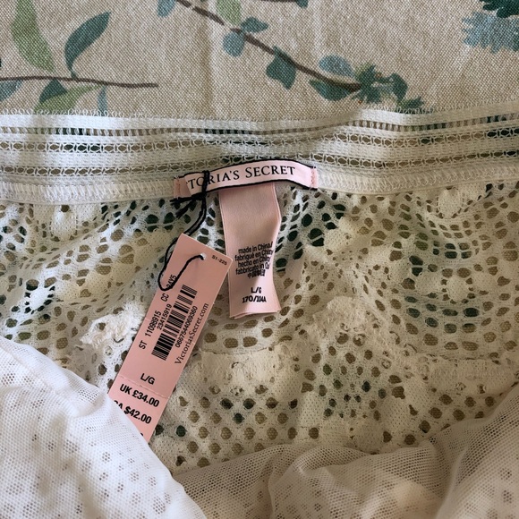 NWT Victoria’s Secret Lace Crop Top - Picture 3 of 6